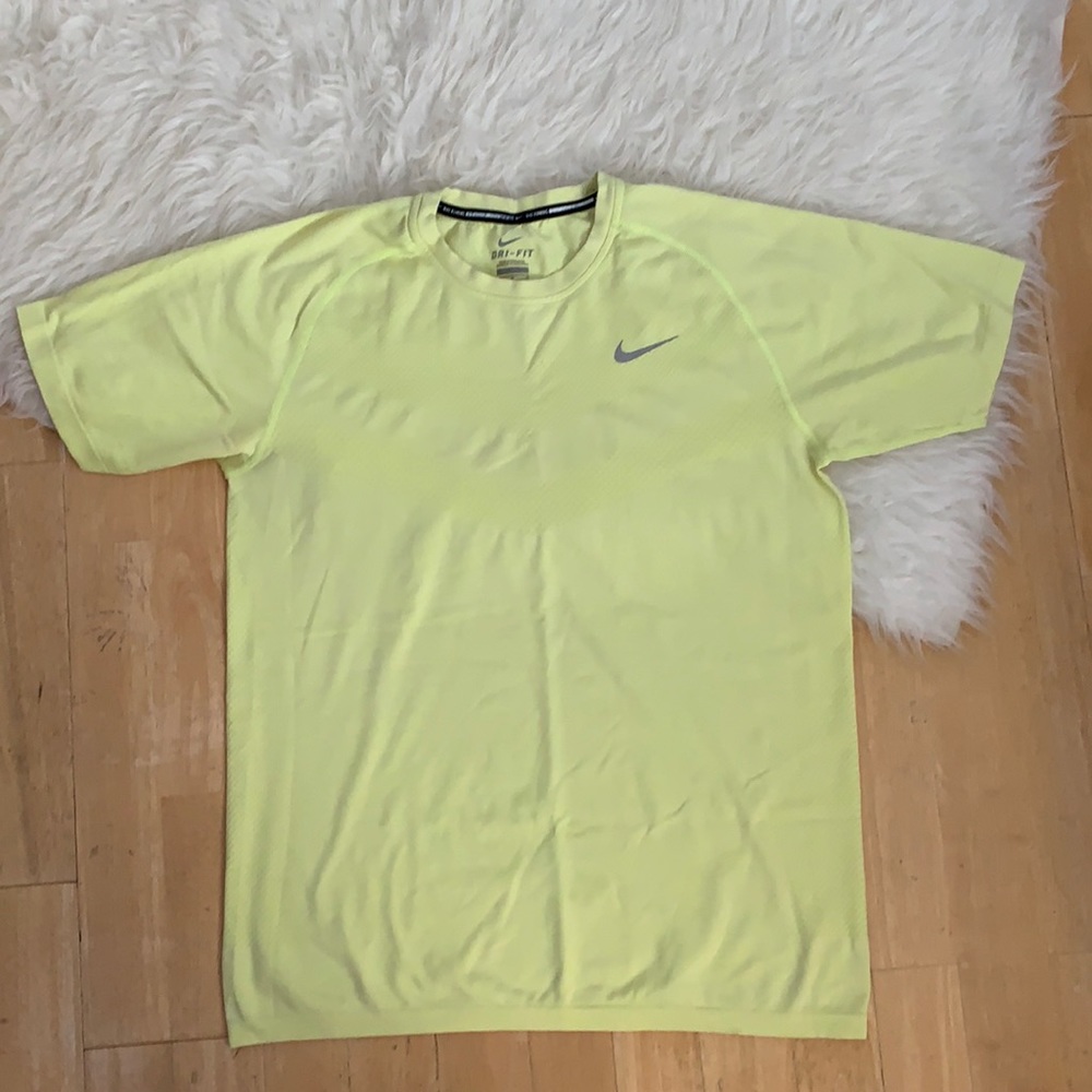 Nike Dri-Fit Shirt Size M